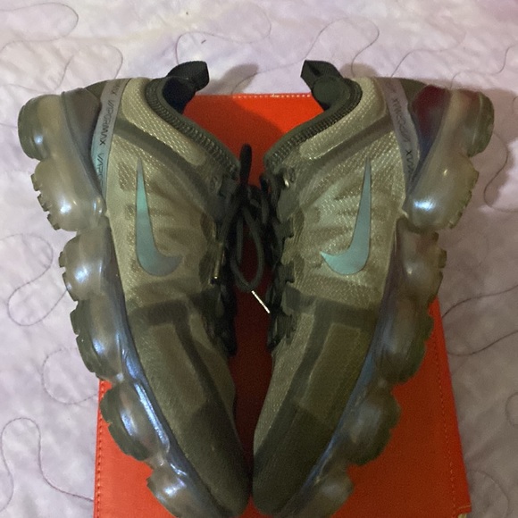 I love the shoes the shoes are so comfortable and easy to find an outfit for - Picture 3 of 4